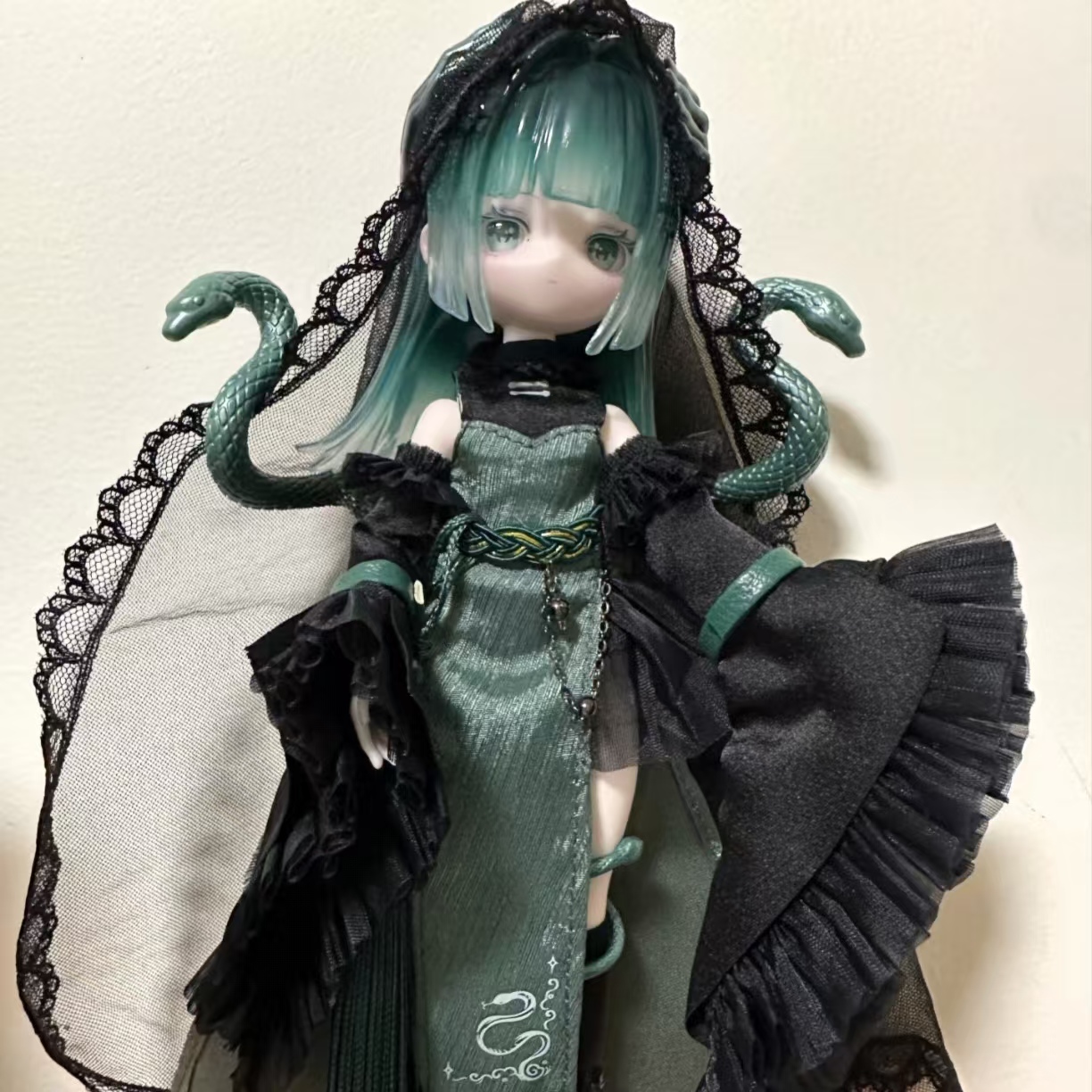 دمية لولليف ستوري المحدودة الإ - مراجعة Dolls وسعره